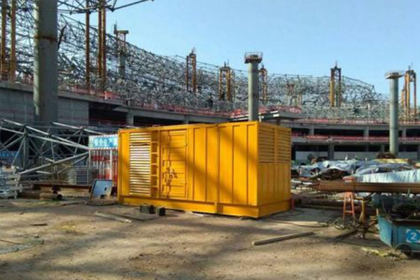 新疆发电机出租如何判断空气滤清器是否需要更换？