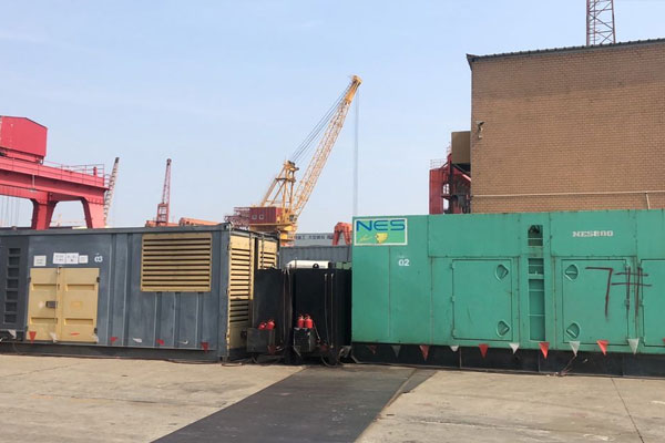 新疆发电机出租空气滤清器的清洁频率是多少？
