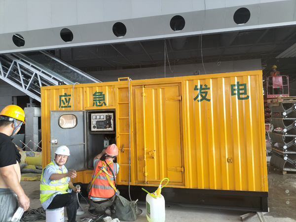 新疆怎样判断空气滤清器是否需要更换？